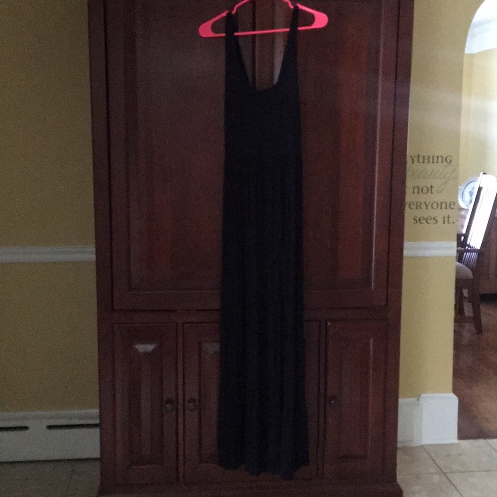 NEVER WORN crisscross back black maxi dress